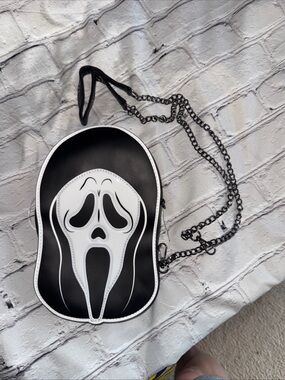 New & Tags SCREAM Purse Ghostface Crossbody Bag With Knife Zipper Pull Halloween